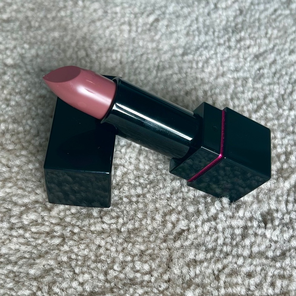 *NEW* Victoria’s Secret Very Sexy Perfect Lipstick in “Melt”DISCONTINUED & RARE